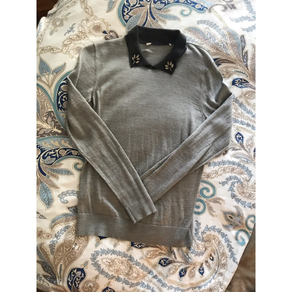 Collar long sleeve with gems detail 💎
